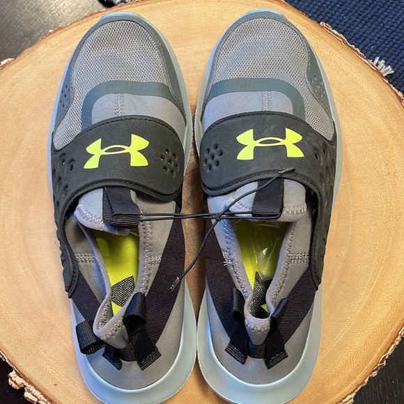 Under Armour slip on foam shoes, NWOT size 7Y gray, and black - Picture 4 of 11